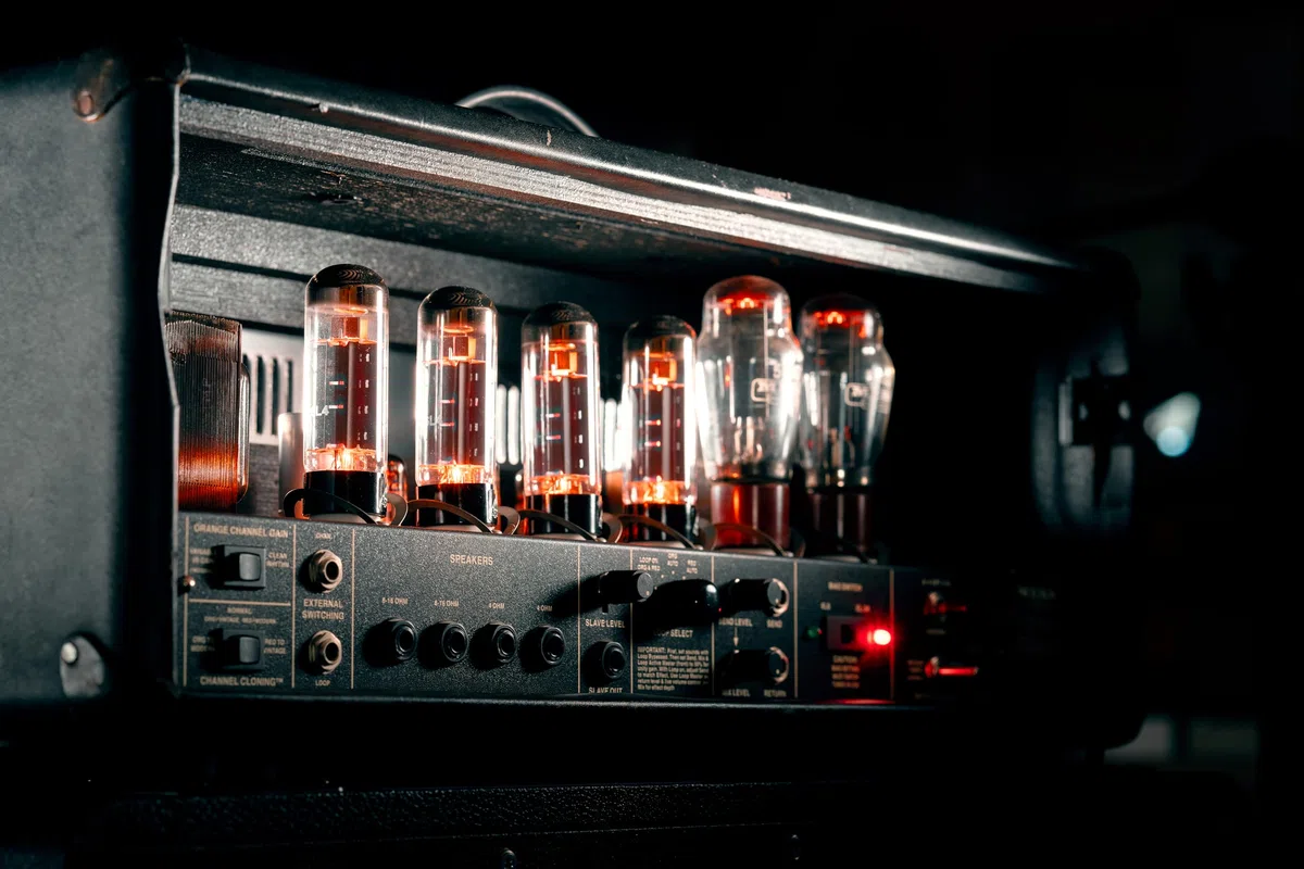 Universal Audio Knuckles - Pedal de efectos de 92 amperios