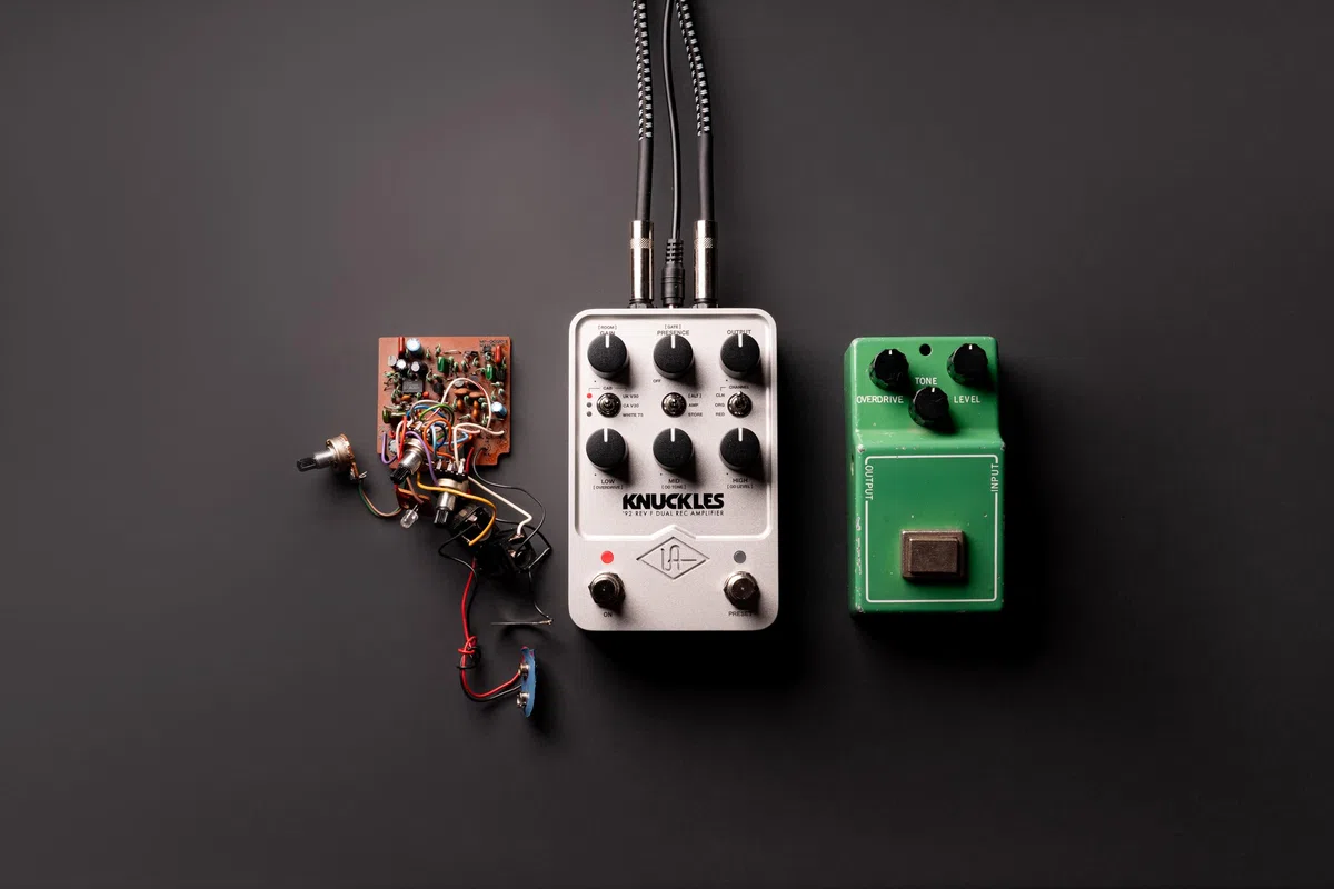 Universal Audio Knuckles - Pedal de efectos de 92 amperios
