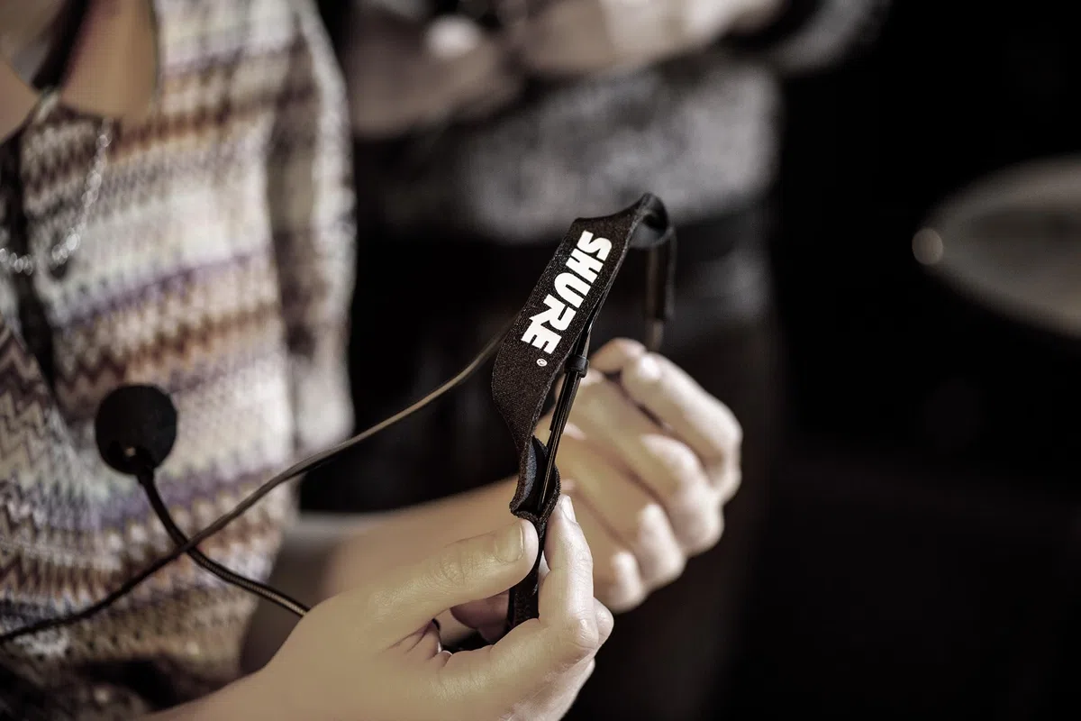 Shure WH20TQC - Micrófono de Diadema Brazo de Flexo para vocalistas, 4-Pin Conector Hembra