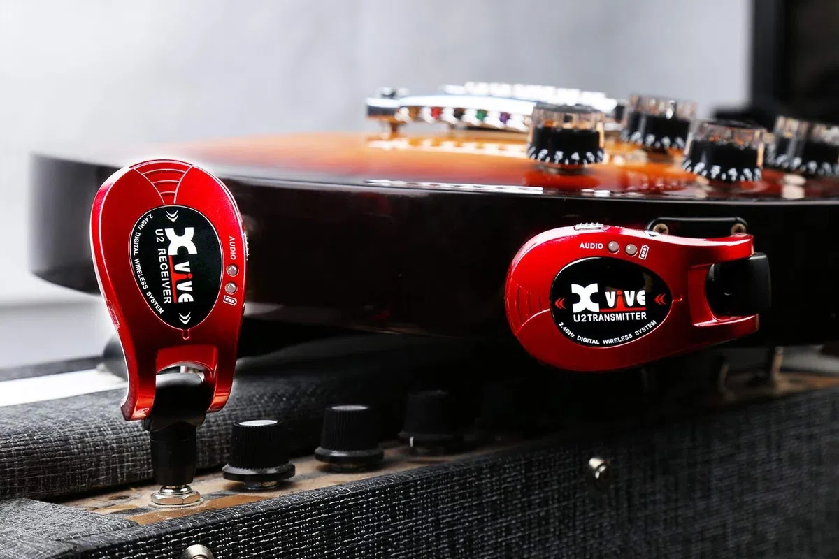 X-Vive U2 - Sistema inalámbrico para guitarra con transmisor y receptor digital, color azul metalizado